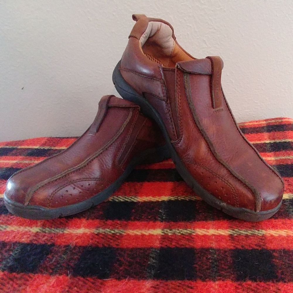 Sketchers Leather Shoes